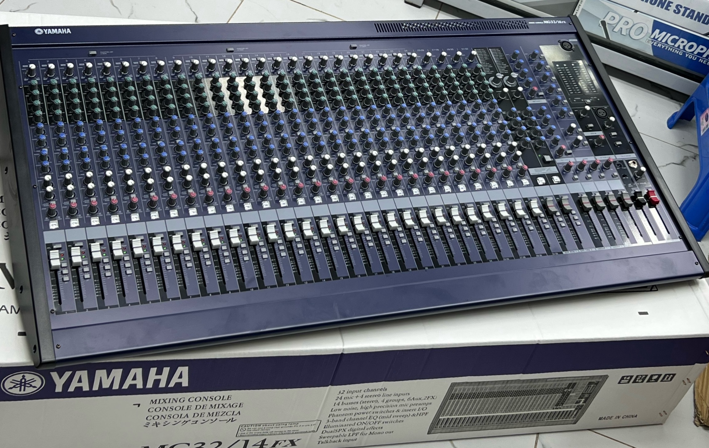 Yamaha MG32/14FX 32-Channel 14-Bus Mixing Console with Dual Digital Effects